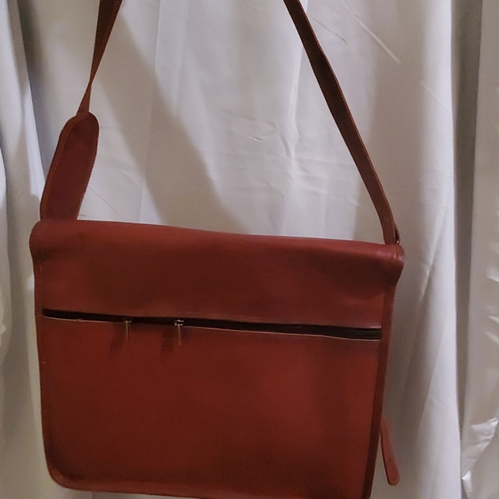 Satchel - Picture 5 of 7